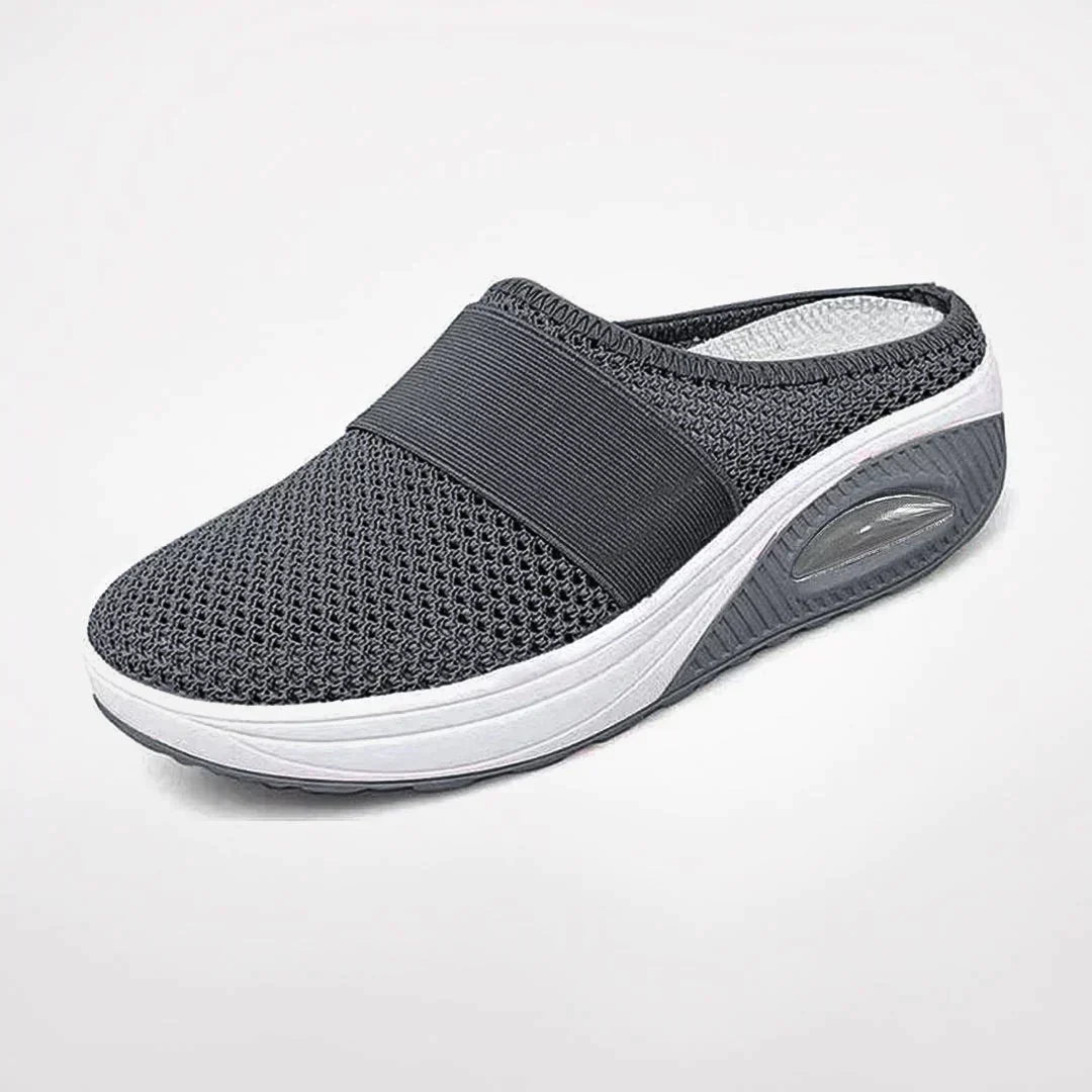 Neklouzavé kulaté uzavřené tenisky Slip-on