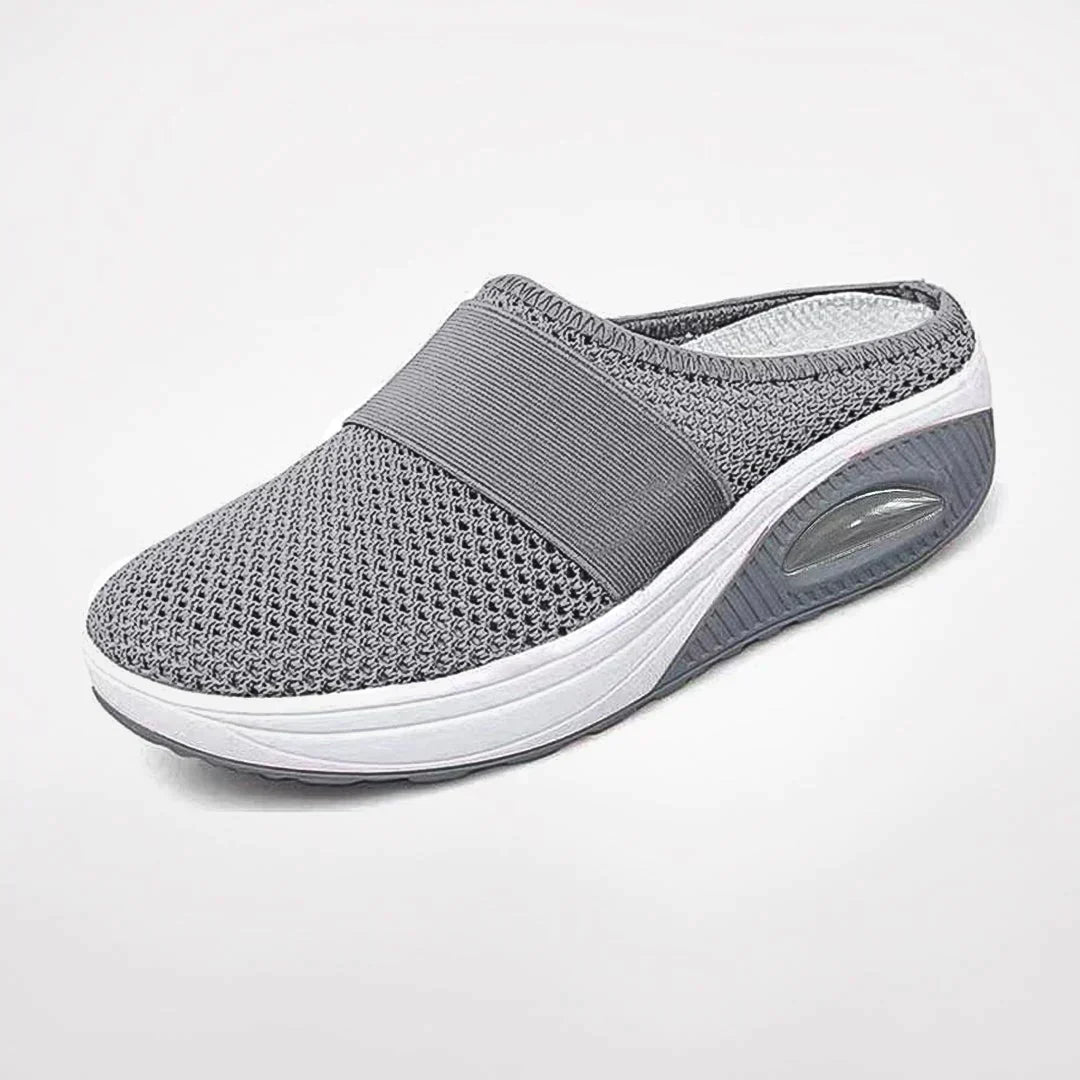 Neklouzavé kulaté uzavřené tenisky Slip-on