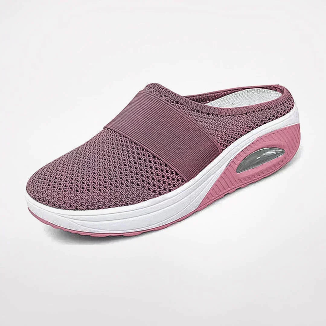 Neklouzavé kulaté uzavřené tenisky Slip-on