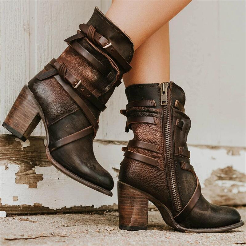 Krátké boty s podpatkem a pásky | Perry Boots