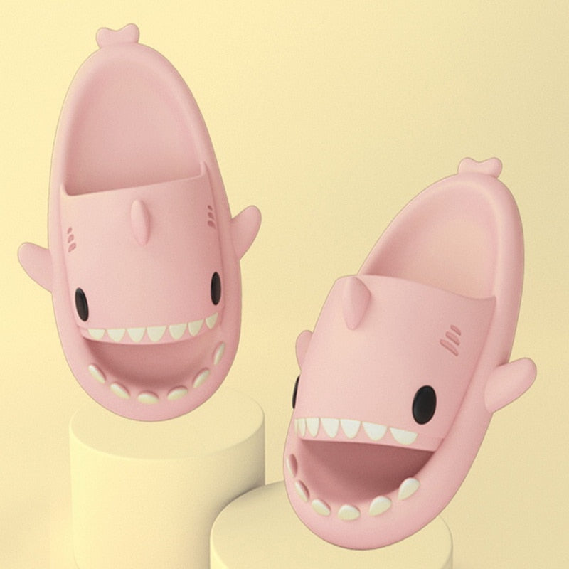 SharkToes™: Sandály se žraločím designem