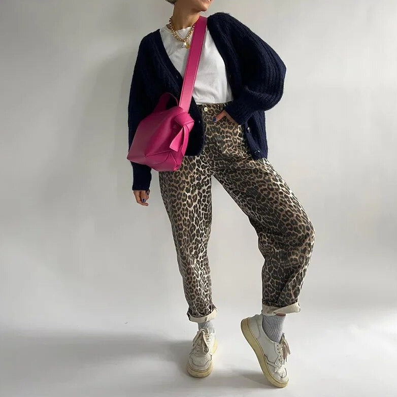 Dámské kalhoty s leopardím vzorem