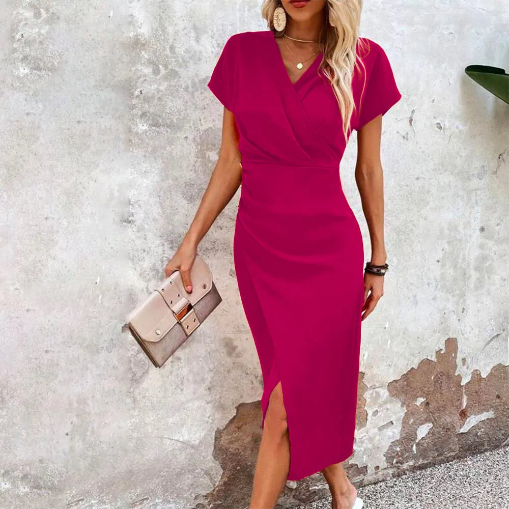 Lehké mini šaty s výstřihem do V pro ležérní eleganci
