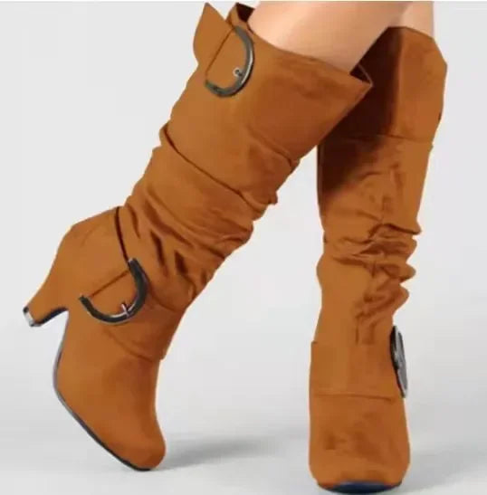 Elegantní dámské kotníkové boty na podzim a jaro s originálním designem, které vytvářejí zářivý vzhled.