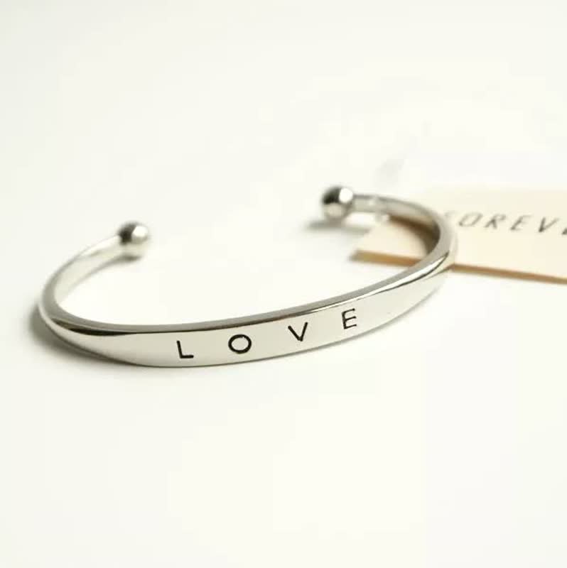 LoveBracelet™: náramek pro ženy