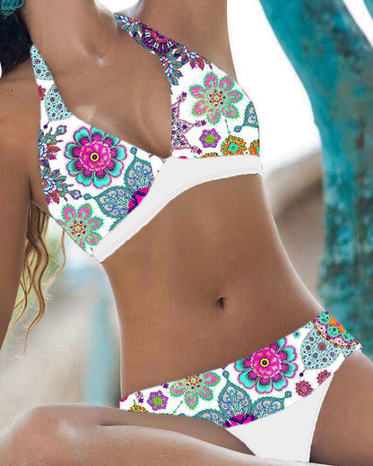 Bikiny s květinovým vzorem