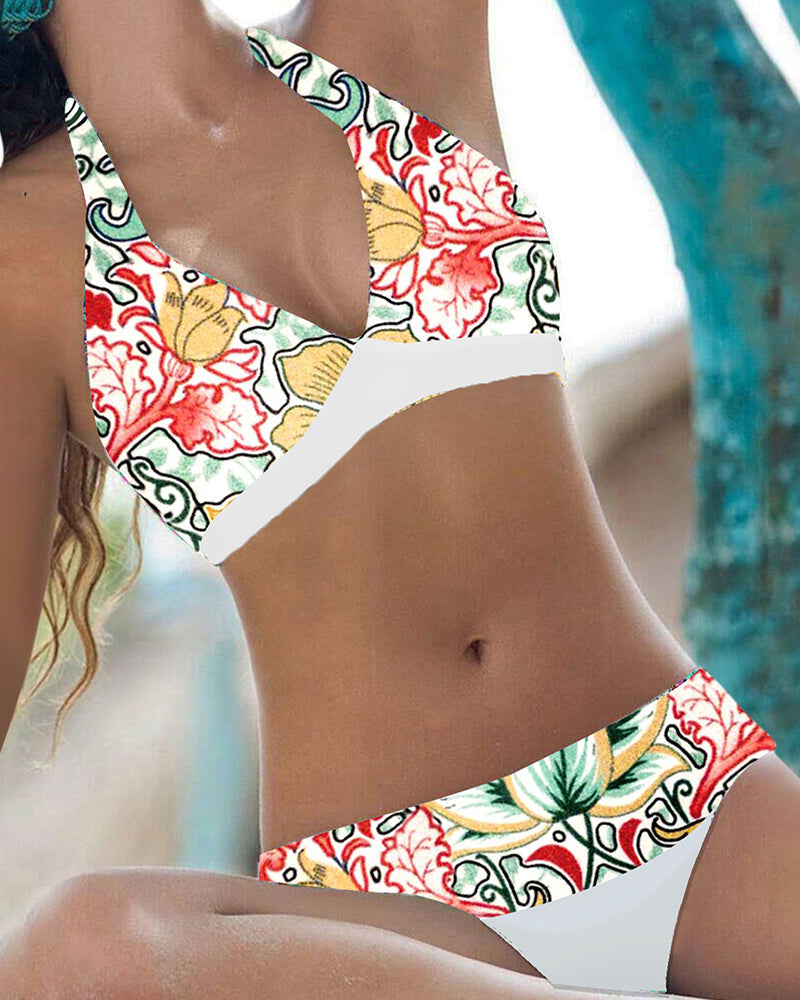 Bikiny s květinovým vzorem