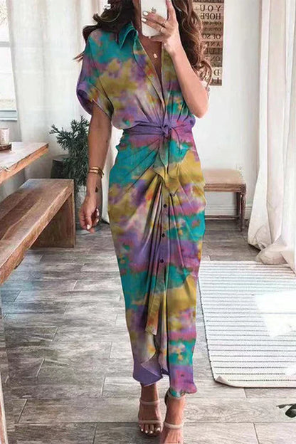 Joahann -Elegantní šaty s potiskem, sponou a střihem tužky