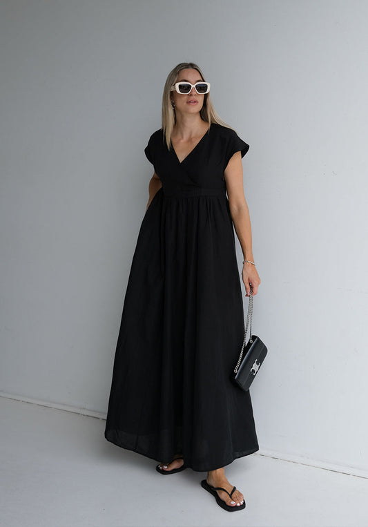 Elegantní široké maxi šaty s krátkými rukávy pro ležérní vzhled