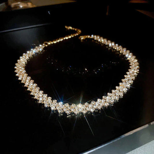 Náhrdelník Choker se zlatými gala kameny | Elegance a sofistikovanost