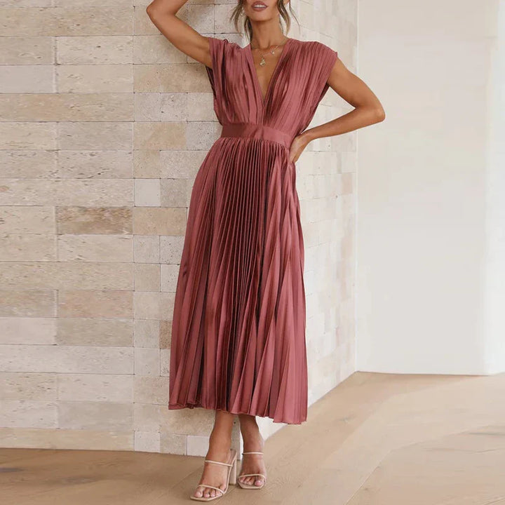 Plisované midi šaty s výstřihem do V a elegantními krátkými rukávy
