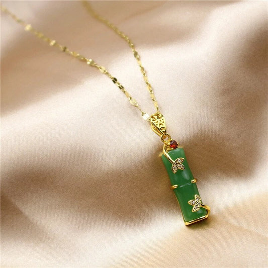 Nefritový amulet | Krásný náhrdelník s duchovním nádechem