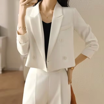 - Elegantní krátká bunda