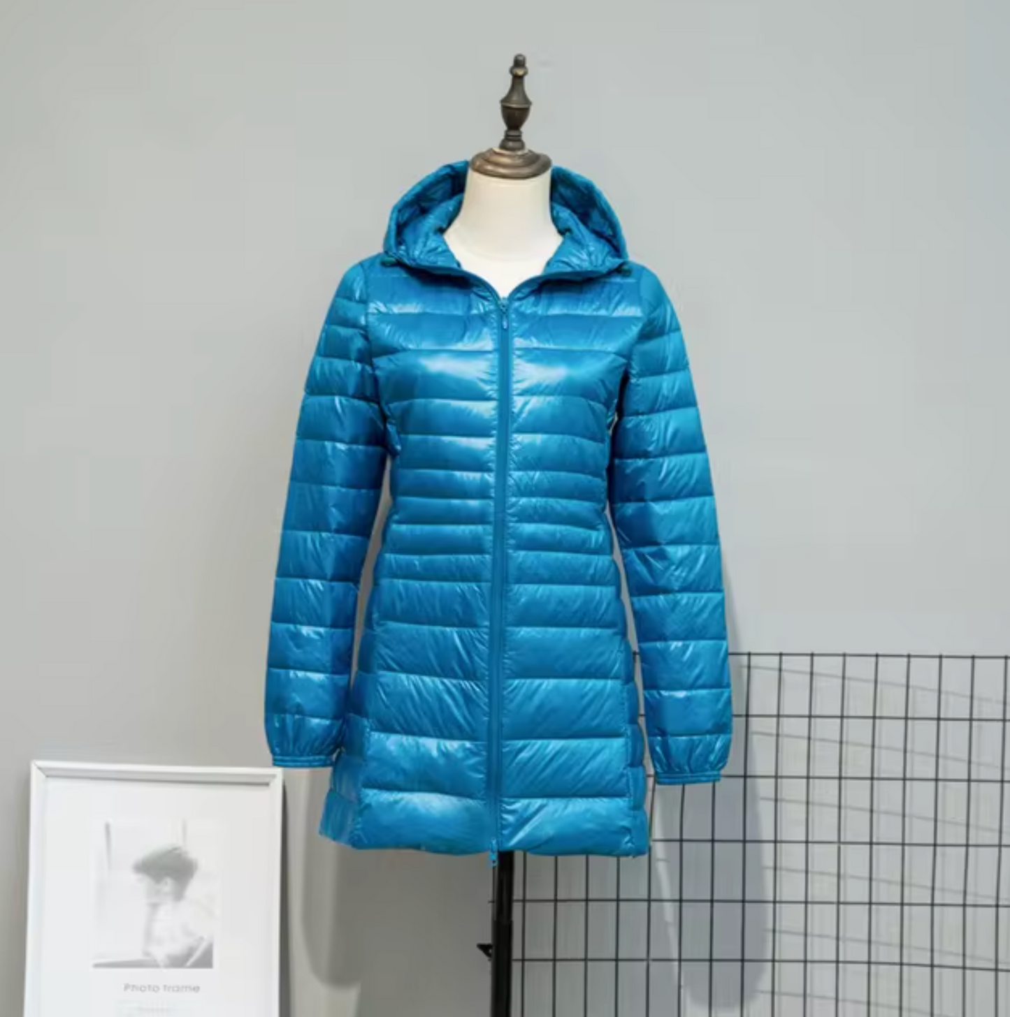 - Puffer bunda s kapucí