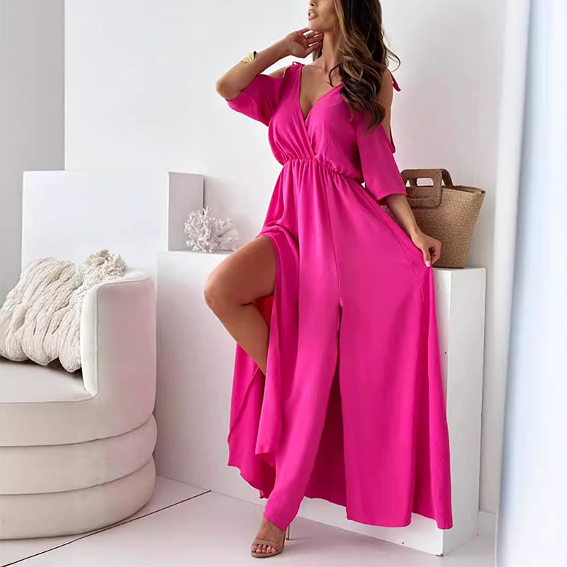 Elegantní dlouhé šaty se zkříženým výstřihem a splývavým bočním rozparkem