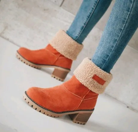 Dámské zimní boty s nízkým podpatkem a moderním stylem