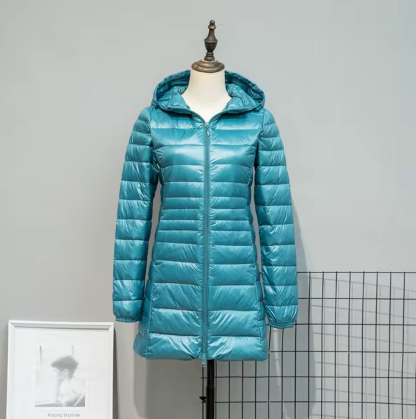 - Puffer bunda s kapucí