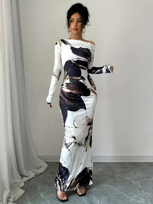 Nessa | Elegantní bodycon šaty s květinovým vzorem na ramenou