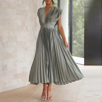 Plisované midi šaty s výstřihem do V a elegantními krátkými rukávy