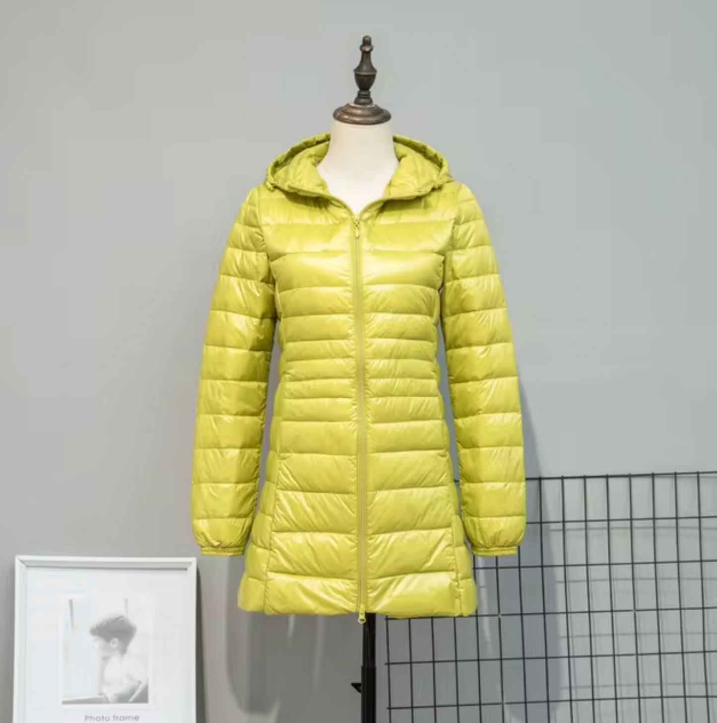 - Puffer bunda s kapucí