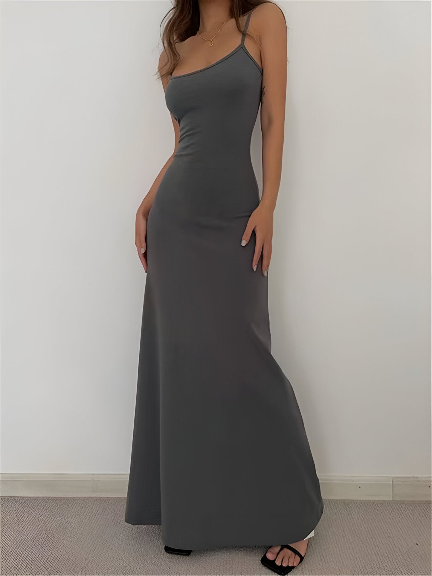 Guliana | Sexy a elegantní šaty bez rukávů na tělo
