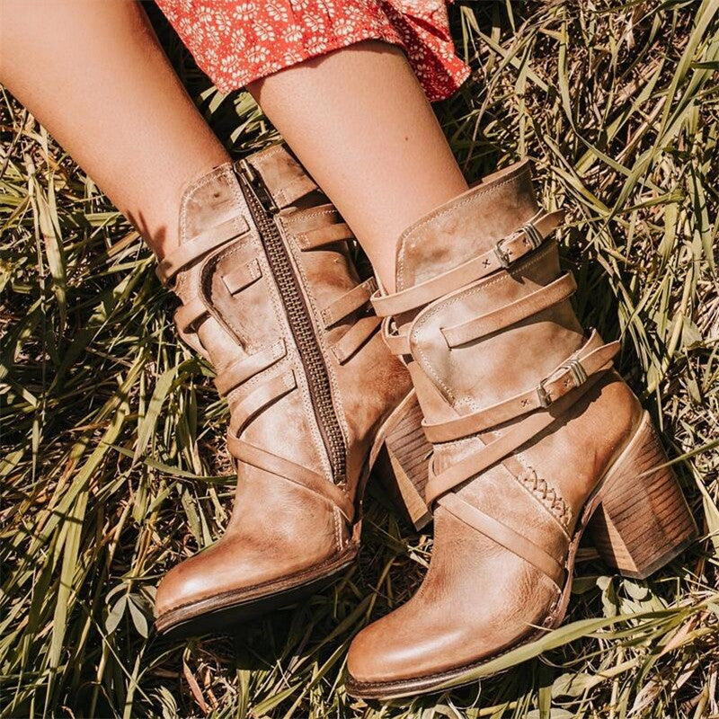Krátké boty s podpatkem a pásky | Perry Boots