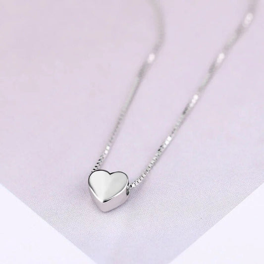 Minimalistický náhrdelník s hladkým srdcem | Jemný a elegantní