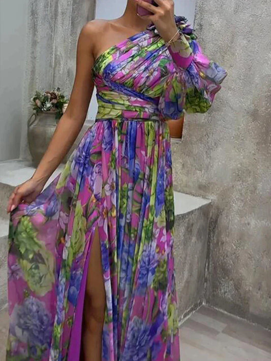 Lilac - Fialové sexy maxi šaty s bočním rozparkem a jedním rukávem