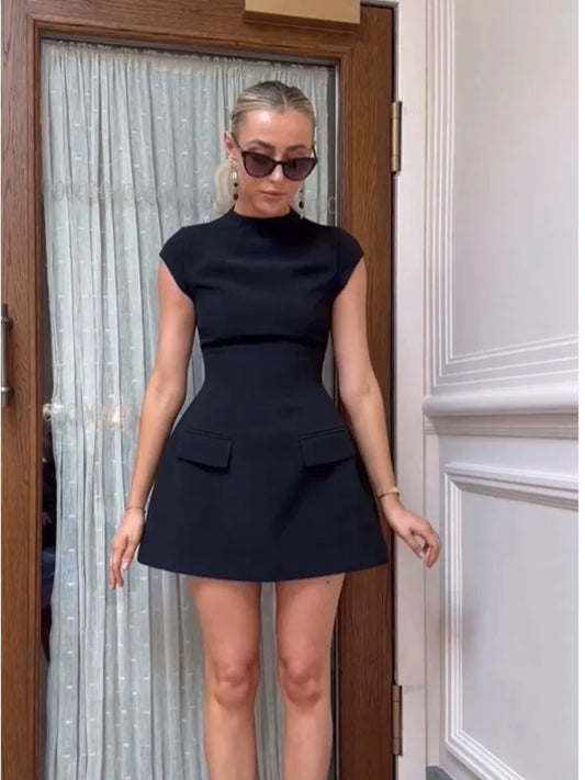 Tilly - Mini šaty áčkového střihu s kapsami