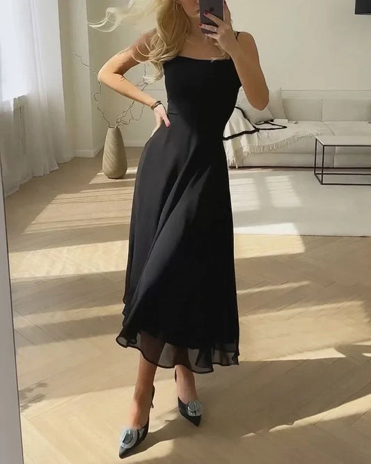 Sadella - Elegantní voálové šaty se čtvercovým límcem a jednobarevným vzorem