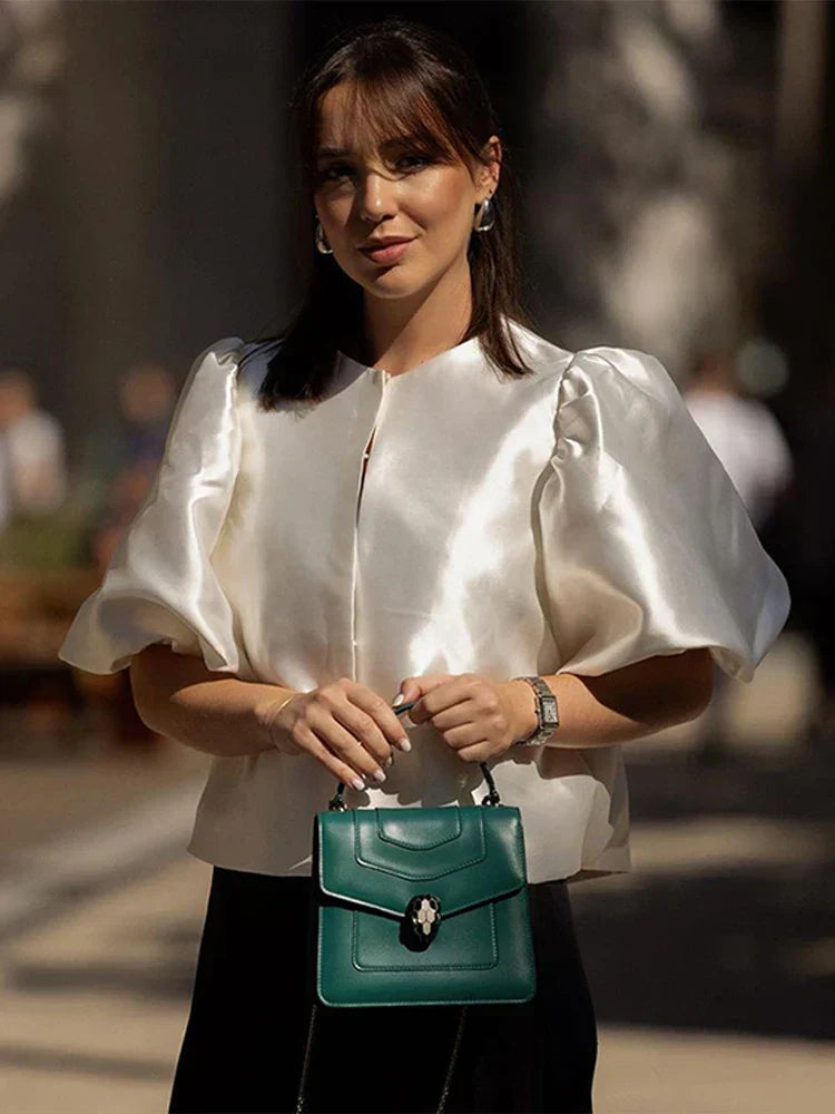 Mona - Elegantní dámská košile s krátkými nabíranými rukávy