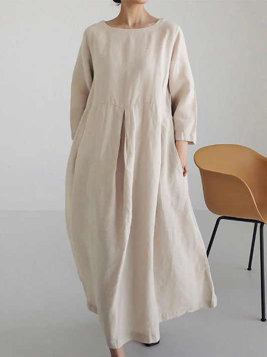 Elegantní dlouhé šaty v minimalistickém stylu s lehkým a pohodlným designem