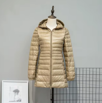 - Puffer bunda s kapucí