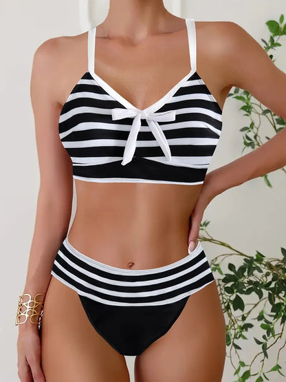 Sexy bikiny s pruhovaným potiskem a mašlí s výstřihem do V