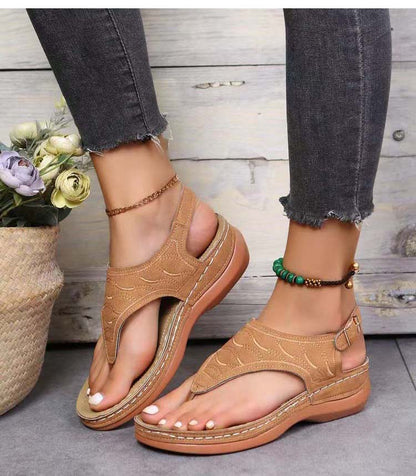 Irene® | Romanza Stylové sandály na klínovém podpatku pro letní plážový look