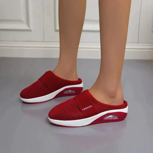 Neklouzavé kulaté uzavřené tenisky Slip-on
