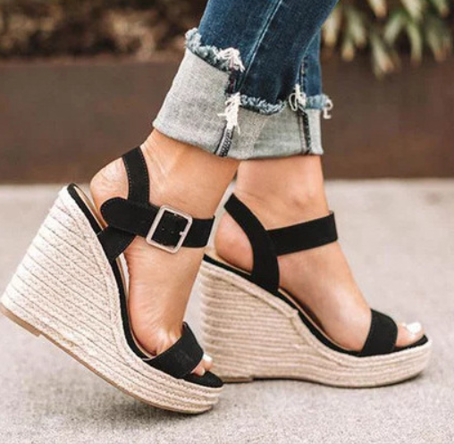 Flo | Sandály na klínku - pro trendy letní vzhled