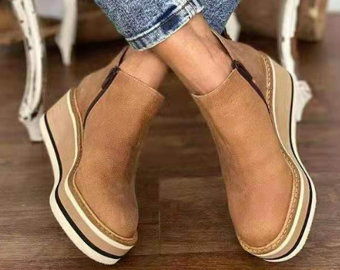 Boty na platformě a klínovém podpatku s elastickým páskem - Slip-On komfort