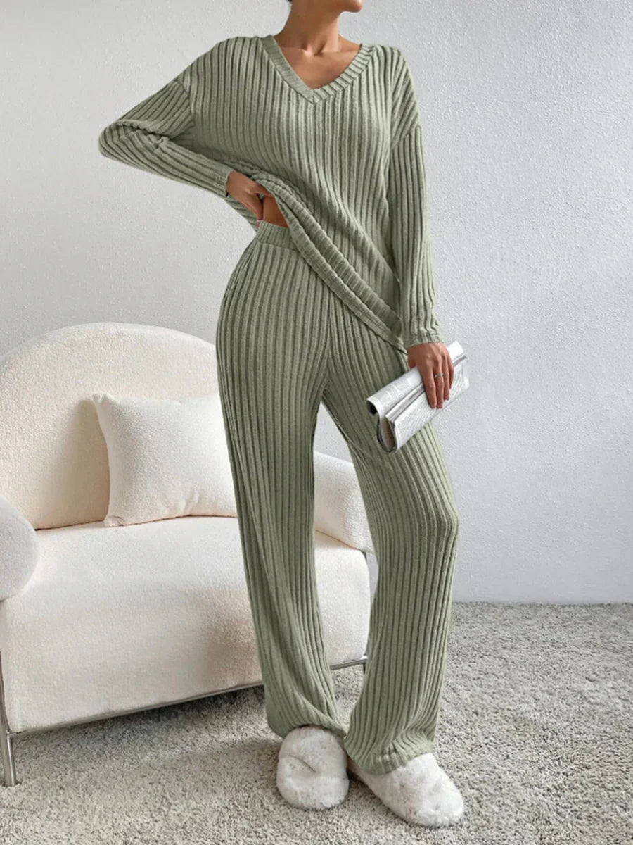 Eva - Elegantní a stylový podzimní dámský komplet Rib Lounge s výstřihem do V