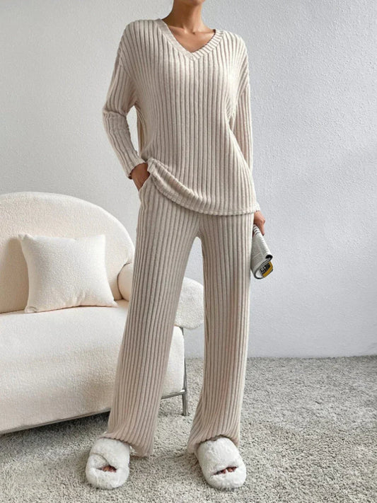 Eva - Elegantní a stylový podzimní dámský komplet Rib Lounge s výstřihem do V