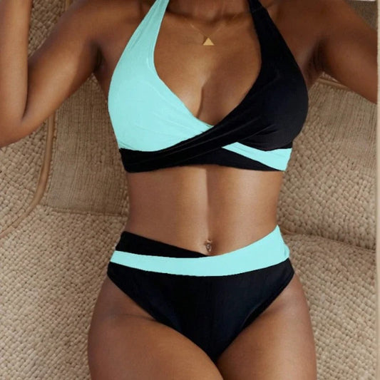 Sexy bikiny bez zad s překříženým páskem