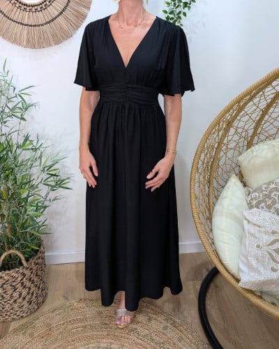 Elegantní dlouhé šaty s krátkými rukávy ve stylu pláštěnky